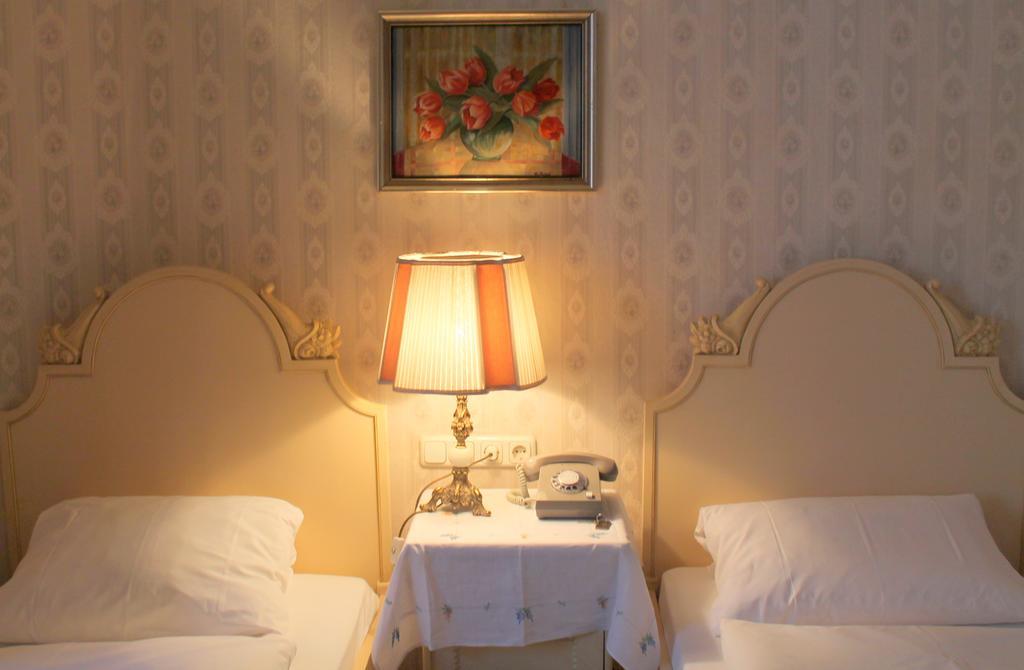 Hotel-pension Funk Am Kurfuerstendamm Hotel Berlin